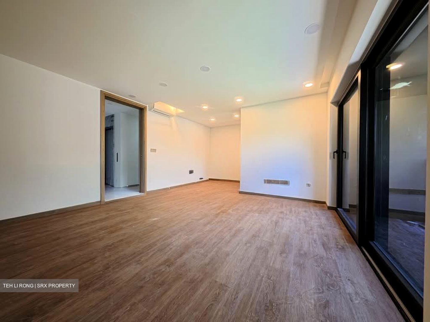 Shrewsbury Road (D11), Terrace #577114811